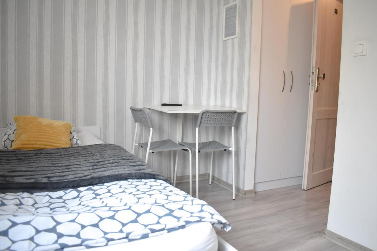 Hostel Przed Switem Гожув-Велькопольски Экстерьер фото