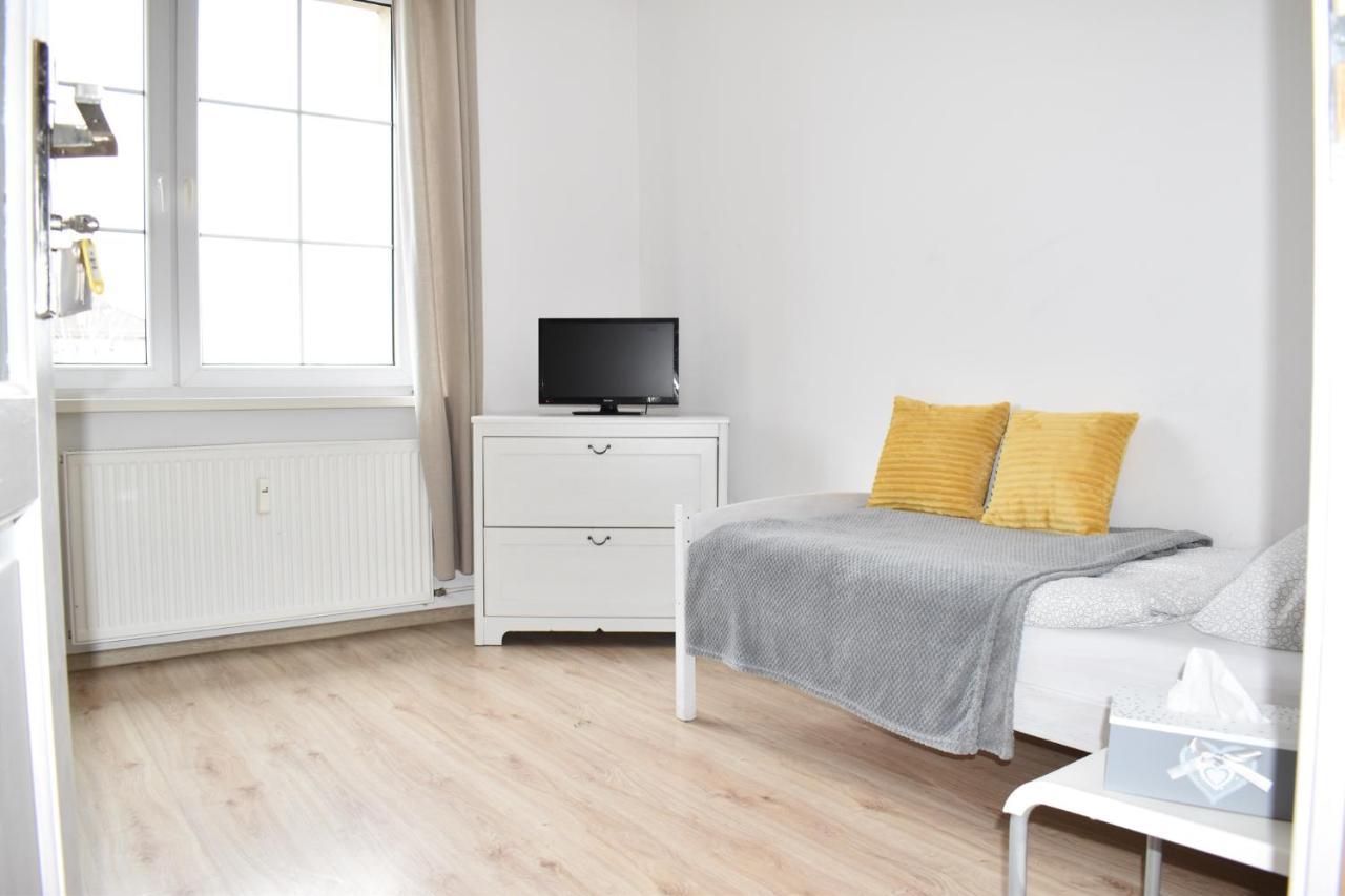 Hostel Przed Switem Гожув-Велькопольски Экстерьер фото