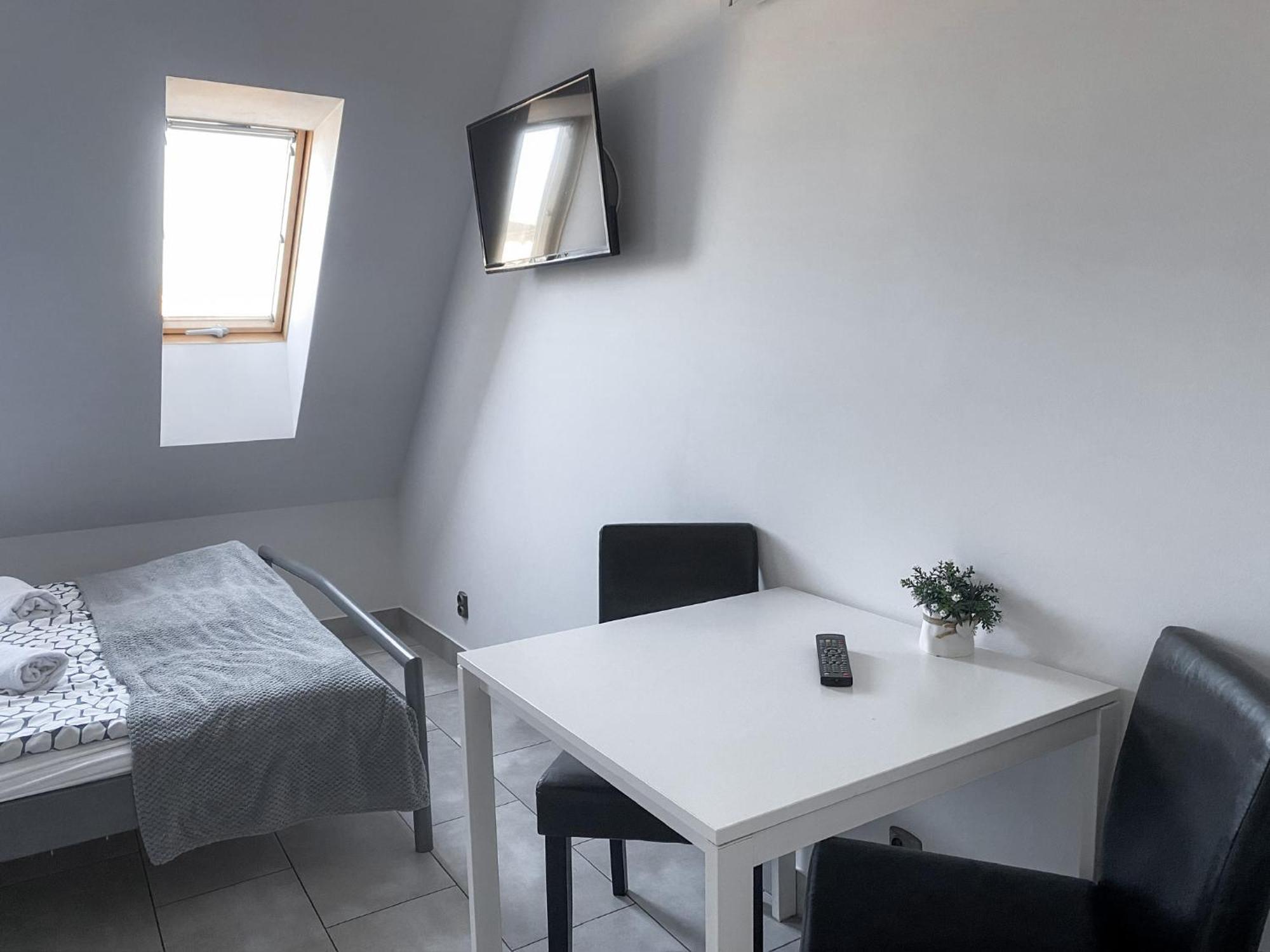 Hostel Przed Switem Гожув-Велькопольски Экстерьер фото