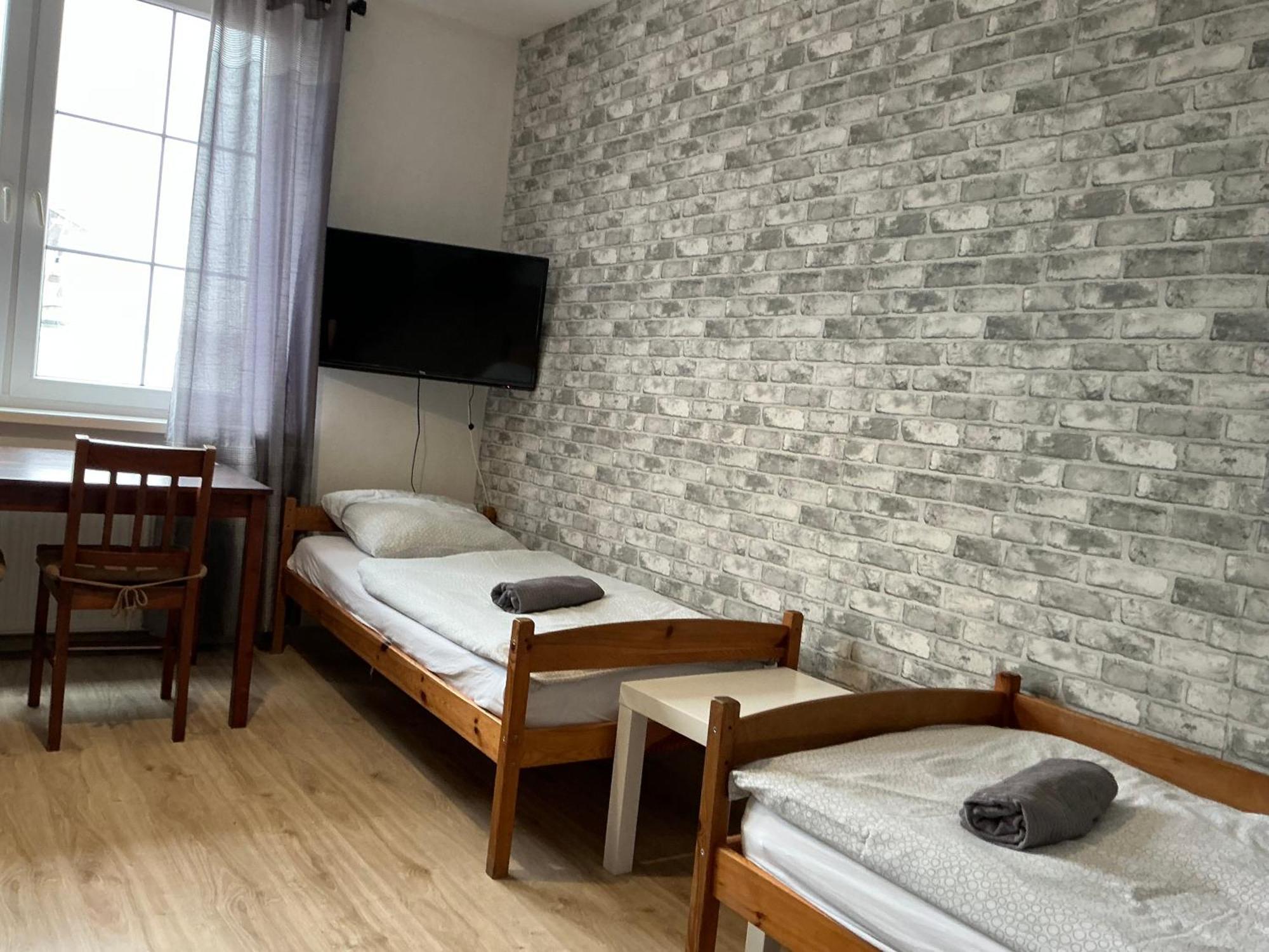 Hostel Przed Switem Гожув-Велькопольски Экстерьер фото