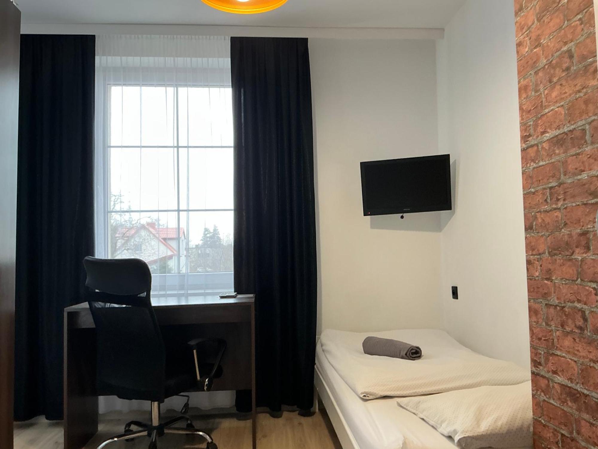 Hostel Przed Switem Гожув-Велькопольски Экстерьер фото