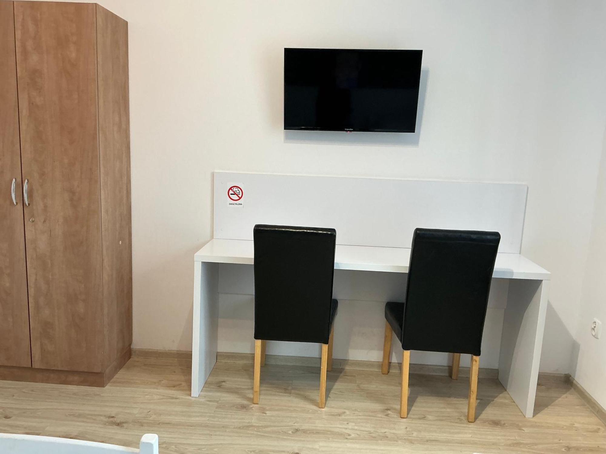 Hostel Przed Switem Гожув-Велькопольски Экстерьер фото
