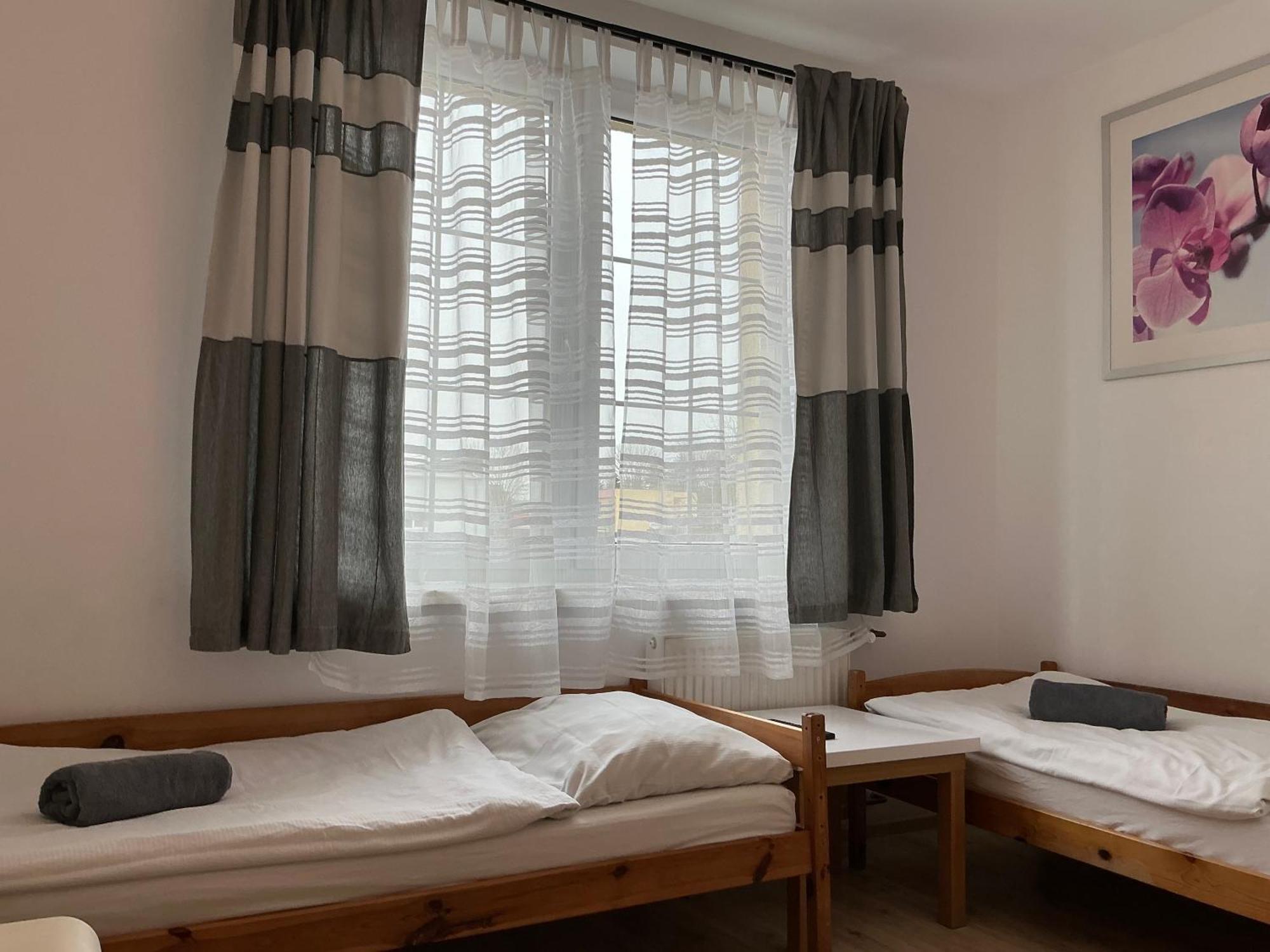 Hostel Przed Switem Гожув-Велькопольски Экстерьер фото