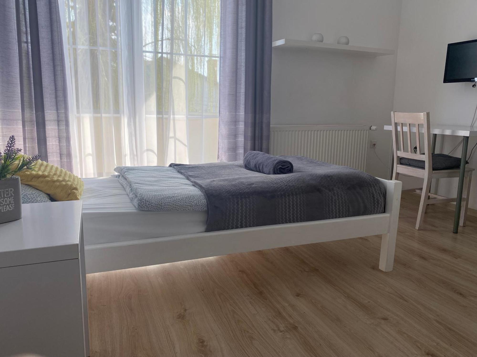 Hostel Przed Switem Гожув-Велькопольски Экстерьер фото